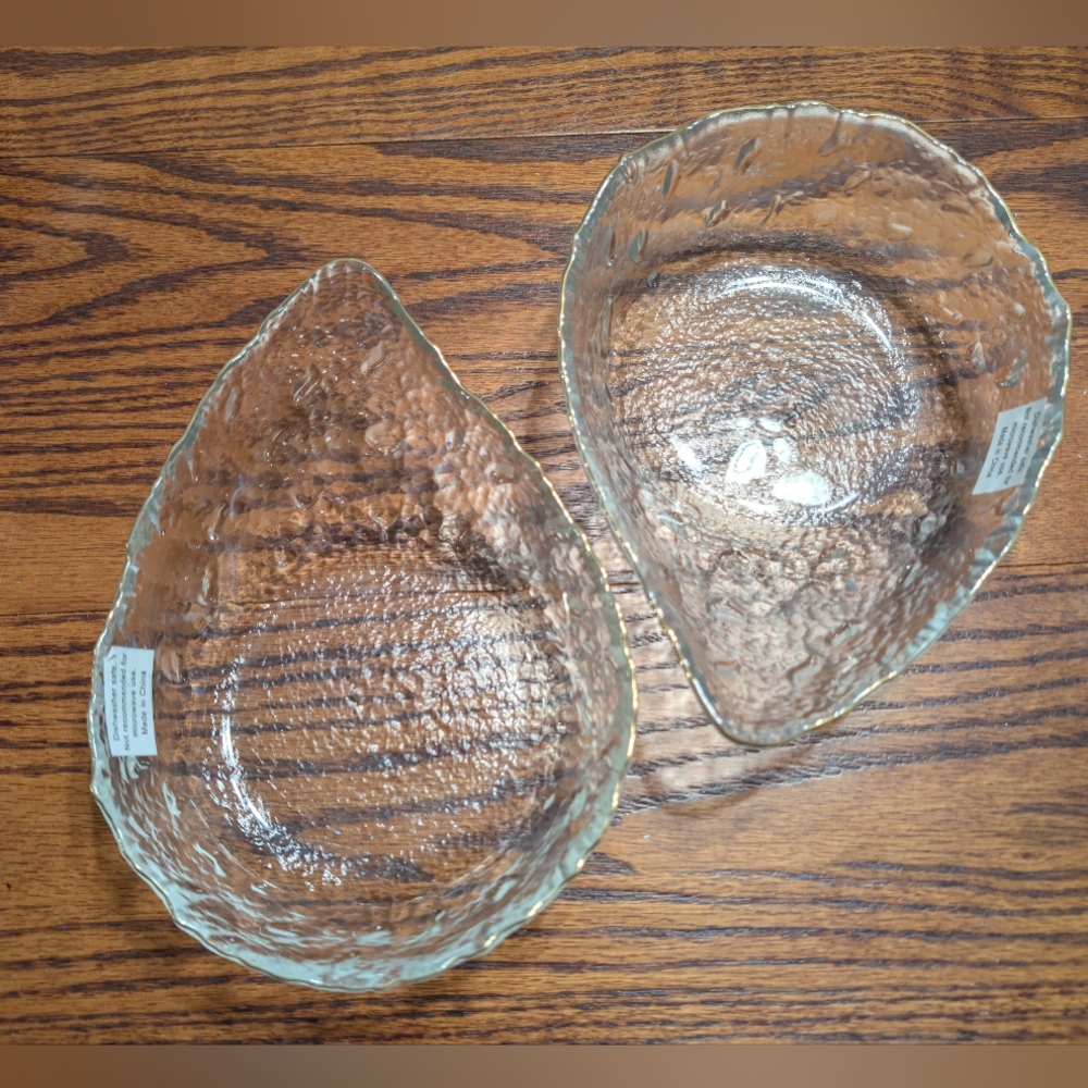 NWTS SET (2) CLEAR  TEXTURED GLASS SERVING BOWLS,WAVY GOLD RIMS NICE CONDITION